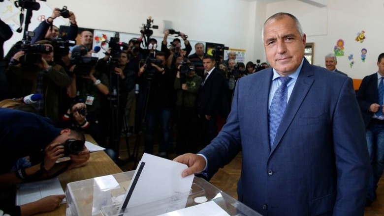 Zgjedhjet në Bullgari, sondazhet nxjerrin fitues partinë Gerb! Partia e ish kryeministrit Kiril Petkov, renditet e dyta