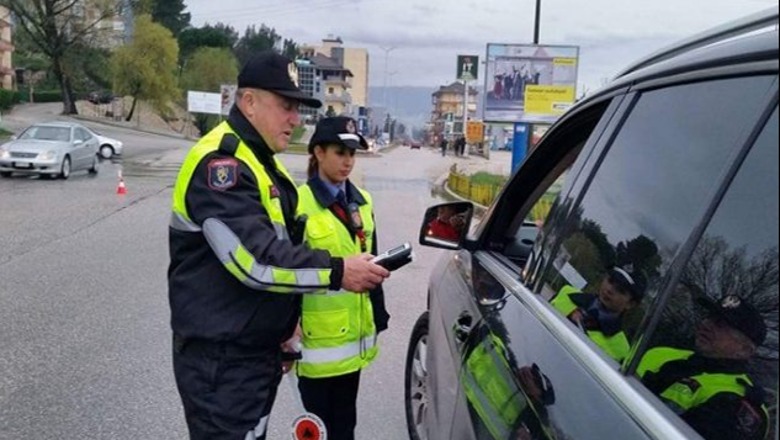 Drejtonin automjetet në gjendje të dehur dhe pa patentë, arrestohen 4 shoferë në Korçë