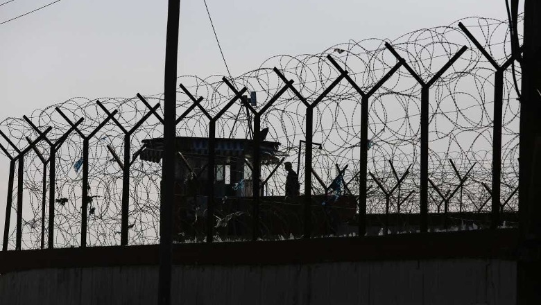 I dënuar me burgim të përjetshëm për trafik droge, arratiset nga burgu shqiptari në Greqi! Mori leje të posaçme dhe nuk u kthye më