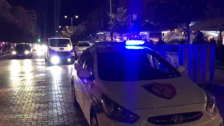 Konflikt mes dy të rinjve brenda një lokali në Korçë! Punonjësi qëllon me thikë në krahë një 24-vjeçar