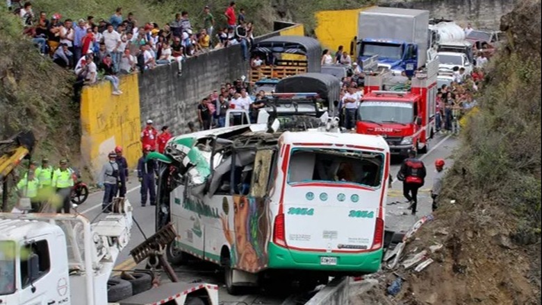 Tragjike në Kolumbi, përplaset autobusi, 20 të vdekur dhe 14 të plagosur