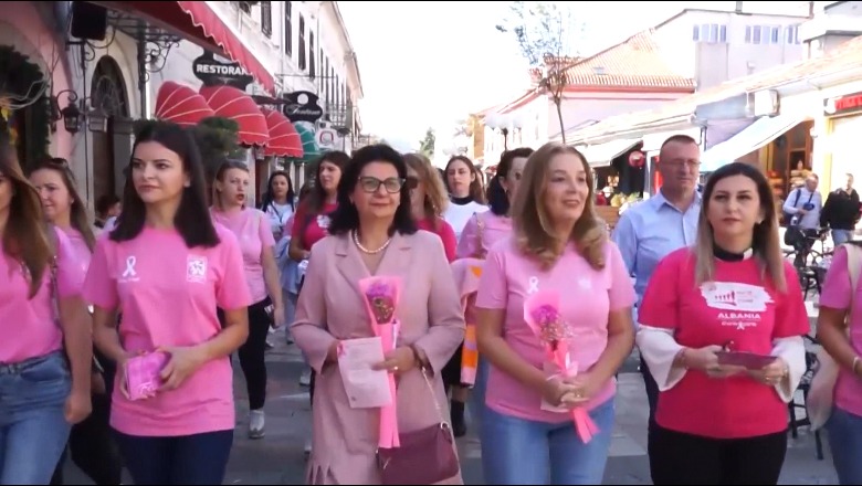 'Vrapo për jetën', marshim sensibilizues në rrethe për muajin e tetorit rozë! Mjekët: Kontrollet e hershme shpëtojnë jetën