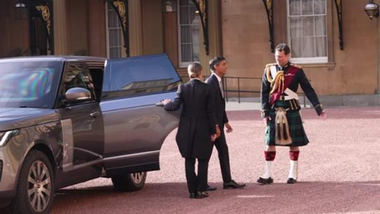 Sunak mbërrin në Buckingham Palace