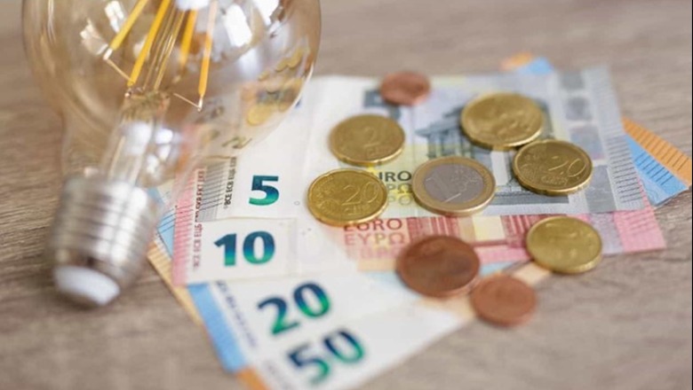 Blerjet e KESH e çojnë euron në nivelin më të lartë që prej muajit korrik