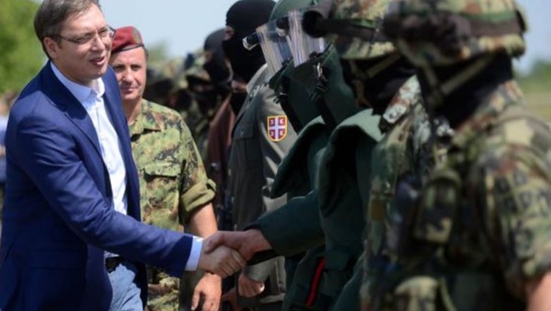 Kosova nis sot zbatimin e masave për targat, kërcënon Serbia: Me urdhër të Vuçiçit ushtria serbe është në gjendje gatishmërie