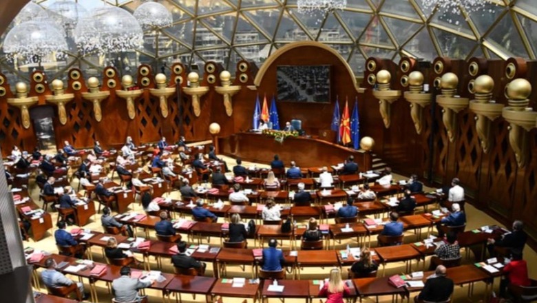 Shkupi nis debatin për ndryshimet kushtetuese, opozita me kushtëzime