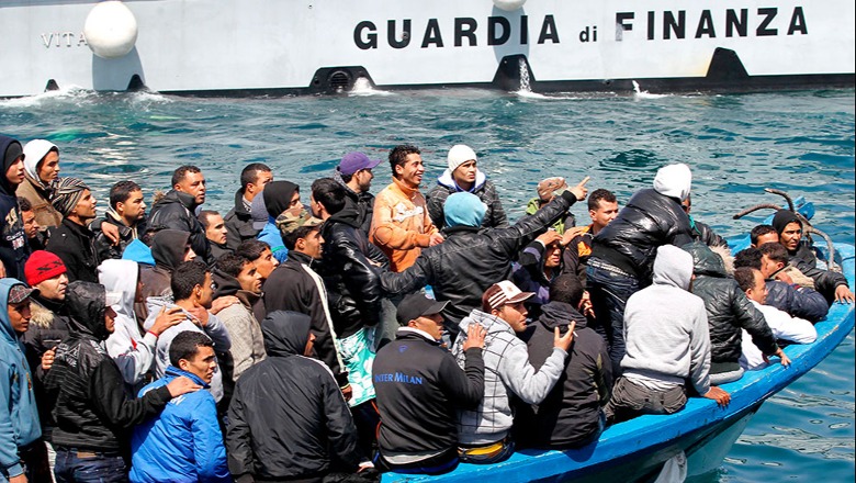 Anijet e shpëtimit të emigrantëve në Mesdhe ndezin grindjen Itali-Francë 