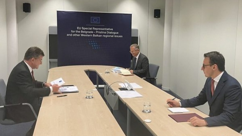 Negociata për targat, kryenegociatorët e Kosovës dhe Serbisë takohen sot në Bruksel