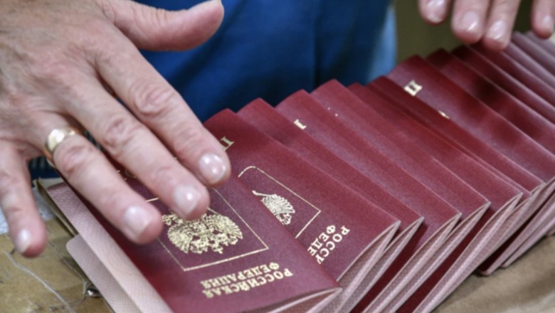 Rusia thotë se i ka lëshuar mbi 80 mijë pasaporta për ukrainasit