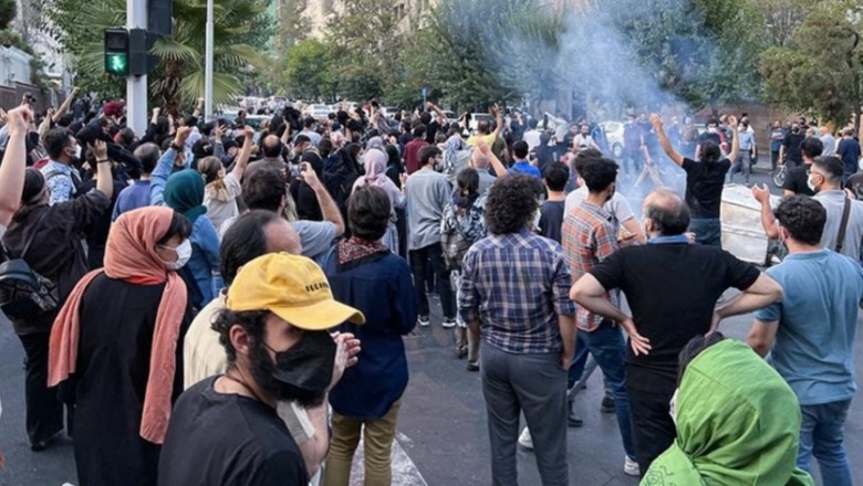 Iran/ Vazhdojnë ende protestat për vdekjen e Mahsa Amini