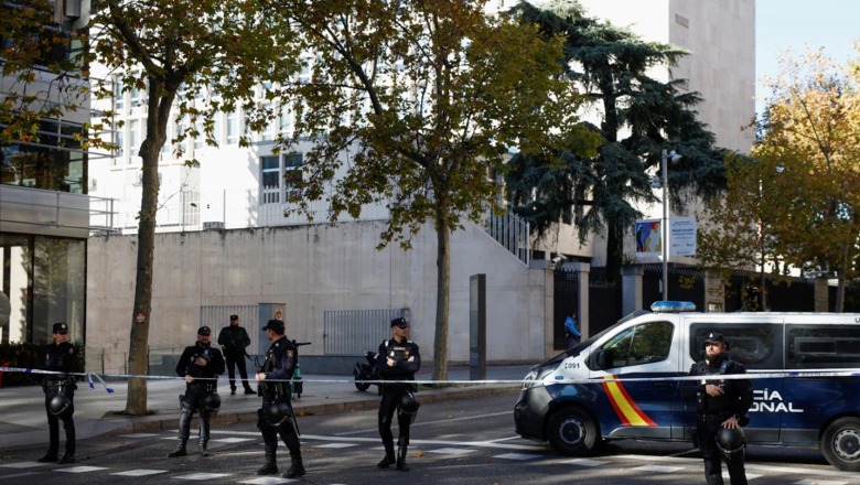 Pas Ambasadës së Ukrainës, shpërthehet një pako e dyshimtë edhe në ambasadën e SHBA në Madrid