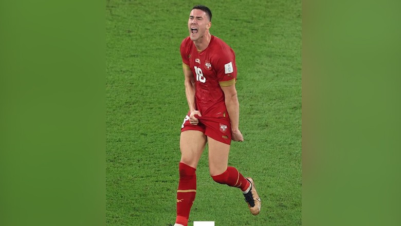 FOTOLAJM/ Provokim serb në Botëror, futbollisti i Juventus bën gjestin e turpshëm