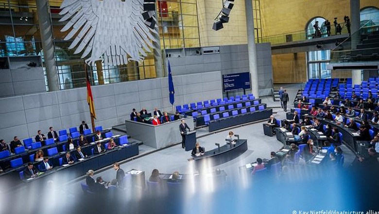 Bundestagu vendos të ndryshojë lejen e qëndrimit në Gjermani
