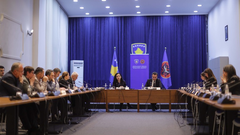 Kosovë /Vrasja e gruas shtatzënë, Vjosa Osmani mbledh liderët e shtetit