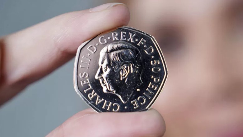 Hyjnë në qarkullim monedhat e para me imazhin e Mbretit Charles III