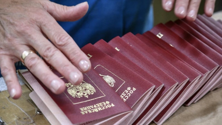 Rreth 300 mijë ukrainas ‘janë pajisur me pasaporta ruse’