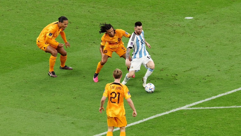 VIDEO/ I ftohtë akull, Lionel Messi korrigjon shënjestrën dhe shënon nga 11 metra! Dyfishon Argjentina