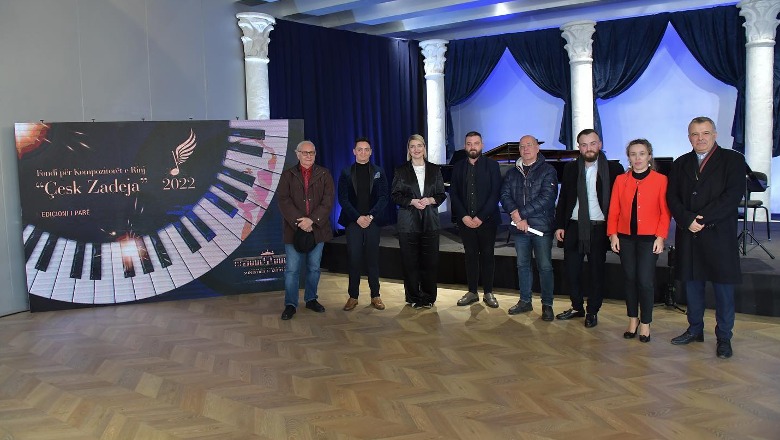 Beqo, Sopiqoti dhe Zaganjori,  shpallen tre fituesit e Konkursit 'Çesk Zadeja', vlerësohen dhe 5 kompozitorë të karrierës