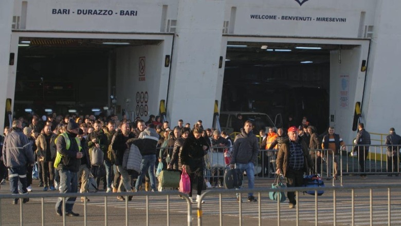 Mbi 13 mijë qytetarë kanë hyrë në vend nga porti i Durrësit gjatë 3 ditëve të fundit! Brenda 24 orëve ankorohen 5 tragete