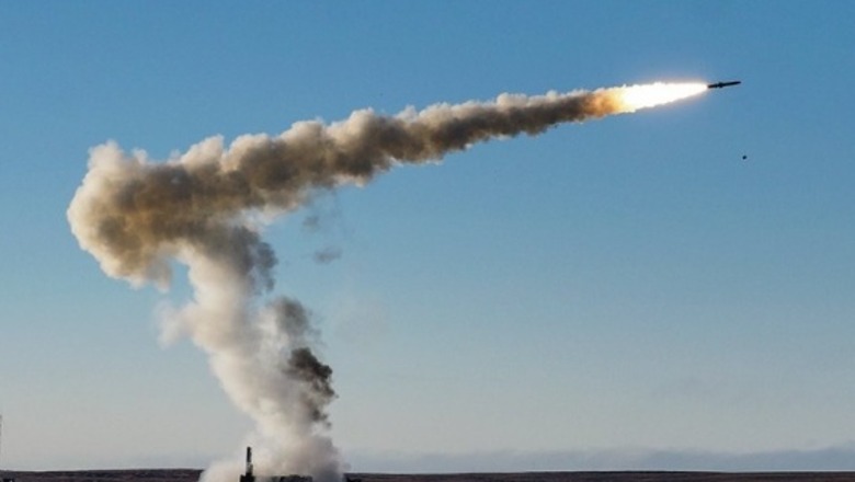 Mbi 100 raketa ruse goditën sot Ukrainën, Kievi: Pas sulmit, 40% e banorëve në kryeqytet pa energji elektrike