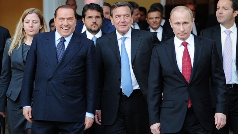 Orban, Schroder dhe Berlusconi, të vetmit politikanë të BE-së në listën e Putinit për urimet për Vitin e Ri