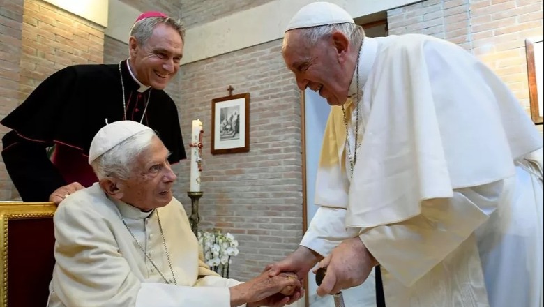 Funerali i Papa Benediktit më 5 janar por Vatikani në ‘territor të paeksploruar’! Cilat do të jenë procedurat?