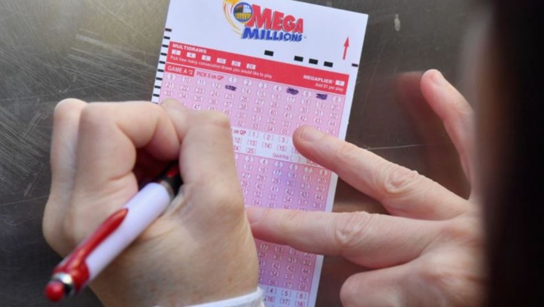 Njeriu më me fat në Amerikë, fiton lotarinë 1.35 miliardë dollarë