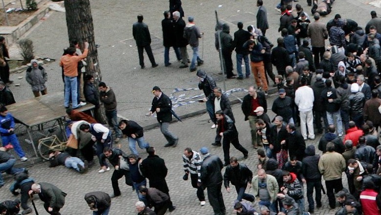 21 Janari/ Braçe: Vrasjet ishin pushkatime në Bulevardin e Dëshmorëve! Për ditën më të tmerrshme në demokraci s’ka të dënuar