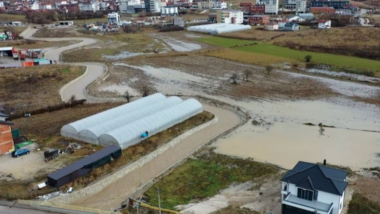 Përmbytjet në Kosovë, autoritetet: Gjendja po qetësohet, uji po largohet me pompa