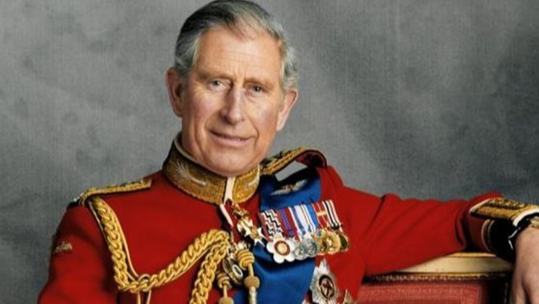 Mbreti Charles III do 'thyej' traditën shekullore në kurorëzimin e tij, ja çfarë veshje ka zgjedhur për ditën me të rëndësishme