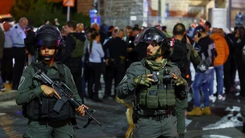 Situatë e tensionuar në Izrael, 2 atentate nga grupi ‘Hezbollah’, 7 vrarë e 5 të plagosur! Policia arreston 42 persona, kryeministri shpall gjendjen e emergjencës