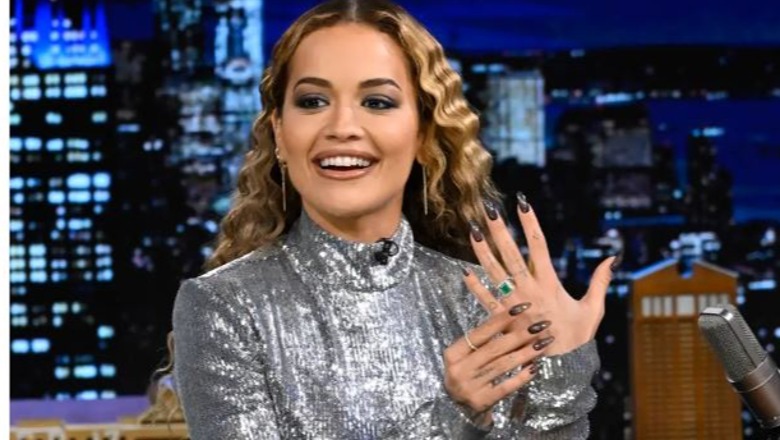 Rita Ora tregon unazën e saj të fejesës, kushton gjysmë milioni dollarë