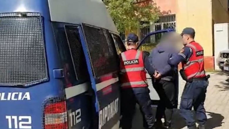 Po transportonin 5 emigrantë të paligjshëm në Mal të Zi me qëllim kalimin drejt vendeve të BE, arrestohen dy të rinjtë në Shkodër