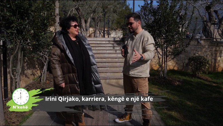 Ndërpritet intervista, Irini Qirjakos i ndodh e papritura! Artistja rrëfehet në ‘N’kohë’: Nga kërkesa për t’u blerë nga Greqia te prapaskenat e koncerteve