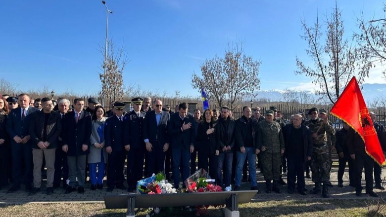 15-vjetori i Pavarësisë së Kosovës, Veliaj homazhe në Prizren: Kujtesa na motivon për të ecur përpara