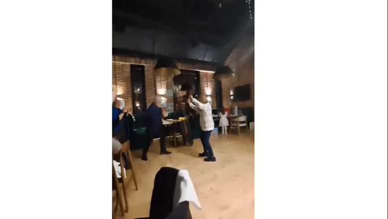 VIDEO e fundit e Mimika Lucës/ E lumtur dhe plot buzëqeshje festonte 85-vjetorin duke kërcyer me Viktor Zhustin