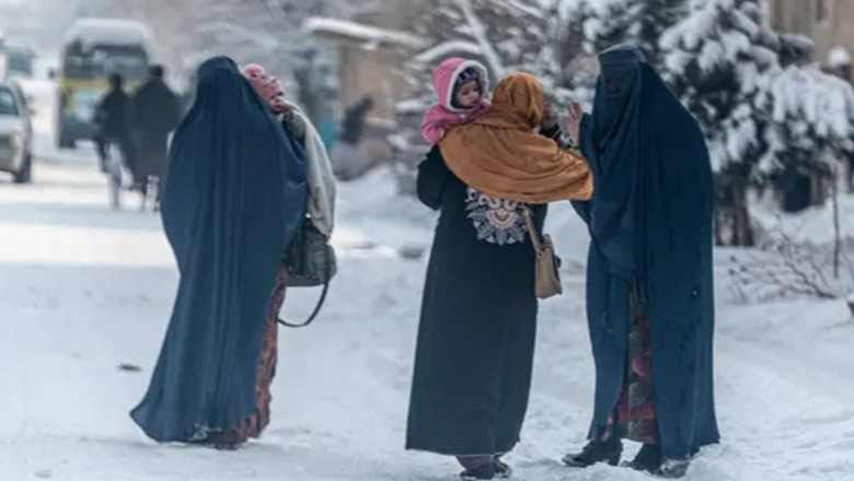 Donatorët e vendeve perëndimore largohen nga Afganistani, shenjë proteste kundër talebanëve