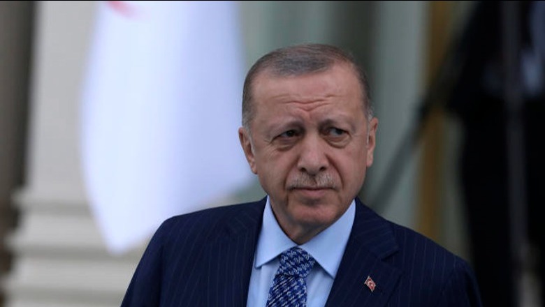Erdogan firmos dekretin: Zgjedhjet presidenciale dhe parlamentare do të mbahen më 14 maj