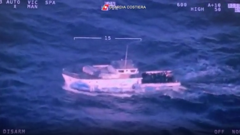 Ngritën në këmbë autoritetet italiane, shpëtohen 500 emigrantët në rrezik në ujërat e Detit Jon