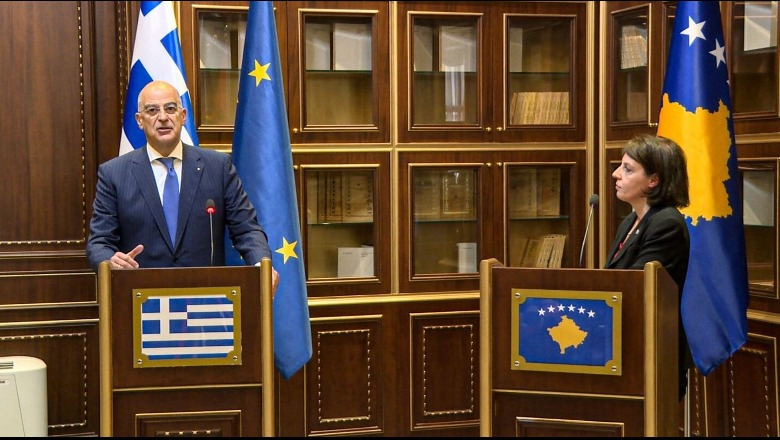 Ministri i Jashtëm grek viziton Prishtinën të martën, në qendër të bisedimeve dialogu Kosovë-Serbi