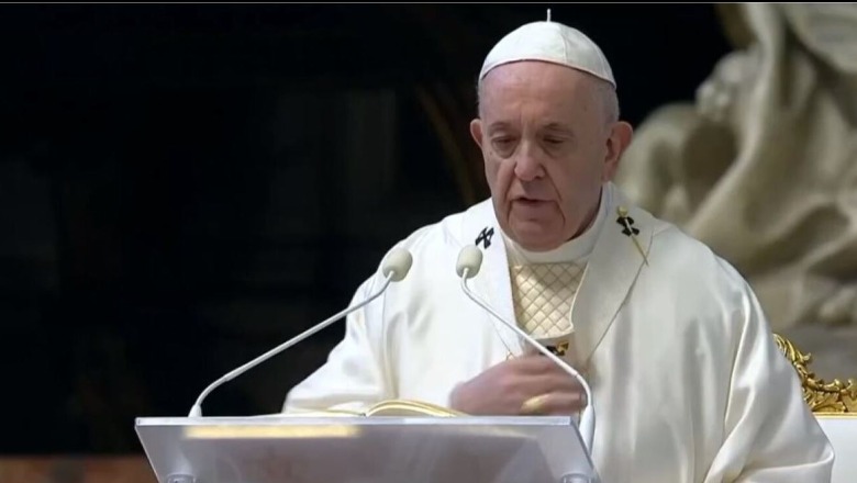 Papa Françesku shtrohet në spital, do t’i nënshtrohet një operacioni urgjent