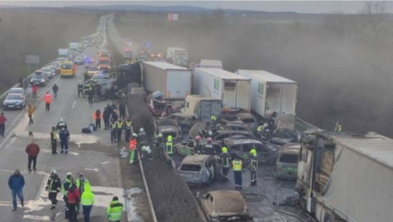 Aksident 'zinxhir' në Hungari, 42 automjete të përfshira, plagosen 39 persona