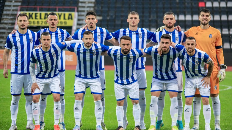 VIDEO/ 4 gola në 'Selman Stërmasi', Tirana barazon me Kastriotin! Bardheblutë në gjysmëfinalen e Kupës