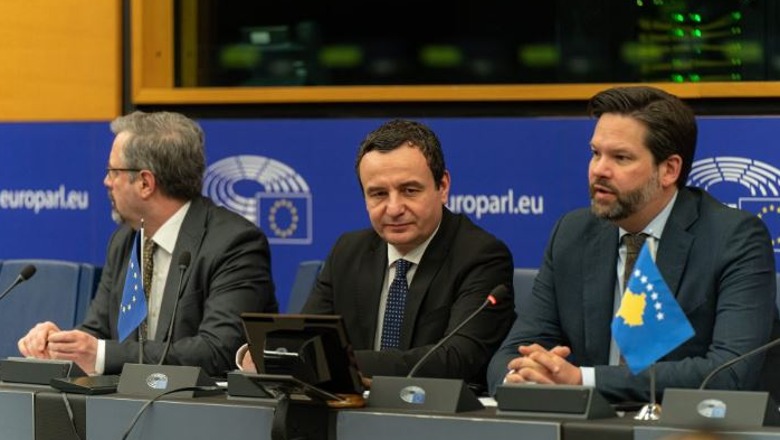 Kurti vizitë në Strasburg, kërkon mbështetjen e PE-së për anëtarësimin e Kosovës në KiE dhe BE