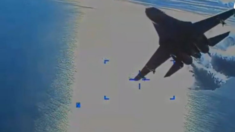 Del VIDEO/ Momenti i përplasjes së dronit amerikan nga avioni rus në qiell të hapur