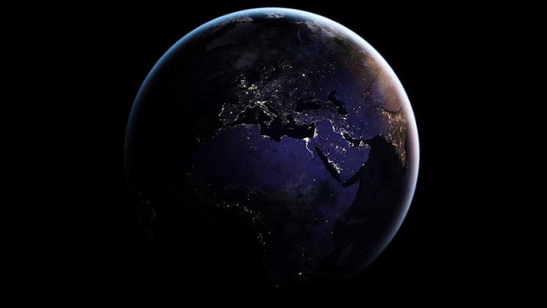 NASA publikon imazhet mahnitëse të planetit tokë gjatë natës (FOTO)