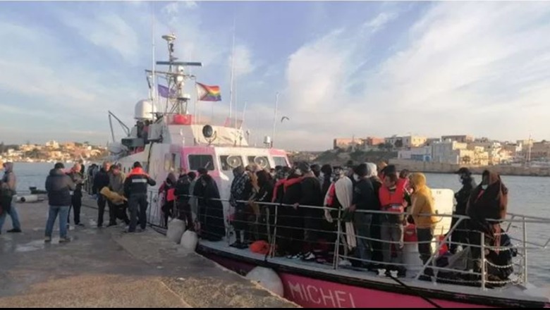 Rekord i ri i numrit të emigrantëve të paligjshëm në brigjet italiane, 2 mijë persona mbërrijnë brenda 24 orëve