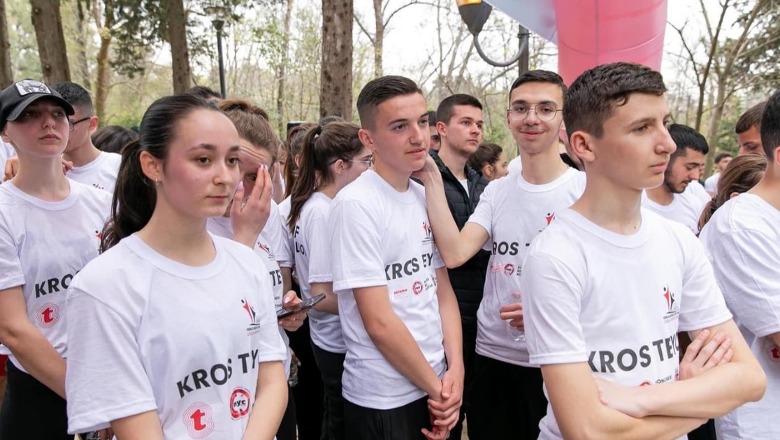 KROS TEYC/ Gara Sportive me nxënës nga gjimnazet e Tiranës