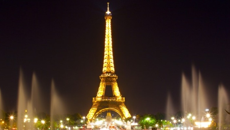Protestat e dhunshme në Francë për pensionet, mbyllet përkohësisht për çështje sigurie Kulla Eiffel