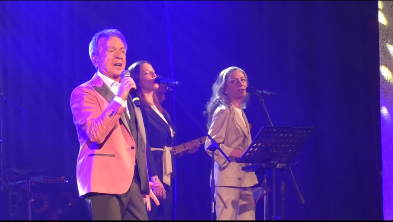 Këngëtari i mirënjohur italian Pupo rikthehet me një koncert në Vlorë: Pashë emocionin e publikut vlonjat, ndihem i lumtur